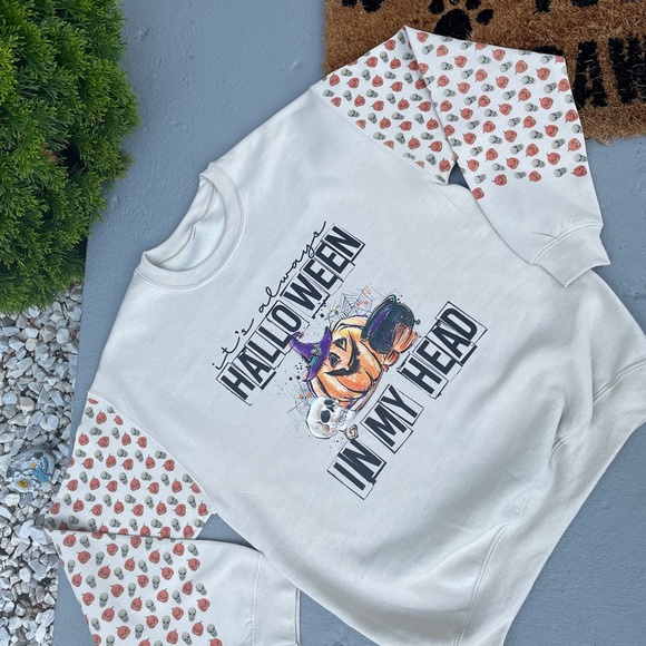 Halloween sweatshirt - Picture 5 of 5